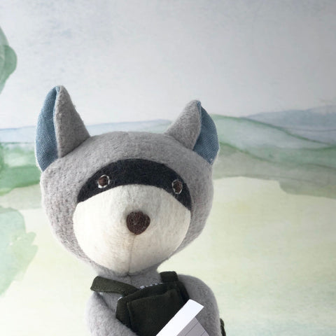 Max Raccoon with his scavenger hunt list