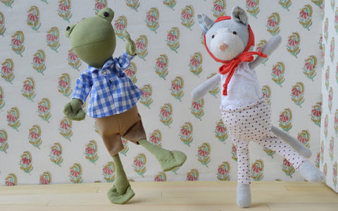 Gracie Cat Cabin Fever -- Stir-crazy Dance